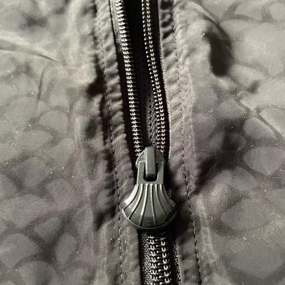 Like new adidas jacket - Picture 5 of 6